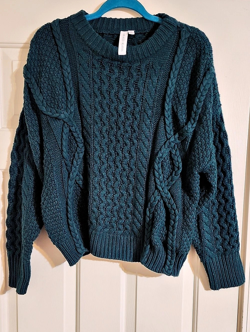 Grace + Karma Cable Knit Sweater in Green Size Small Like New